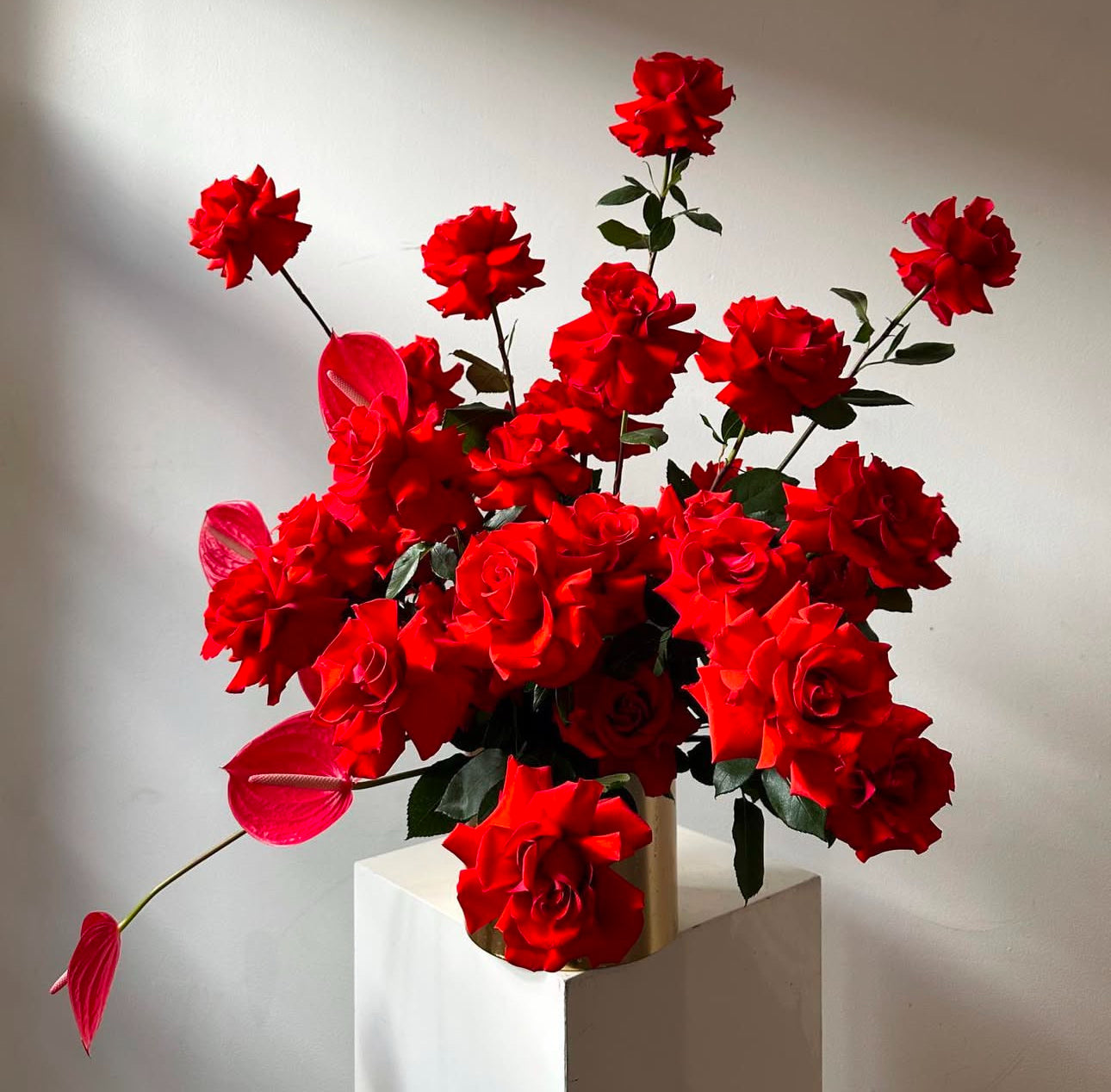 «Love in air» red roses, anthurium