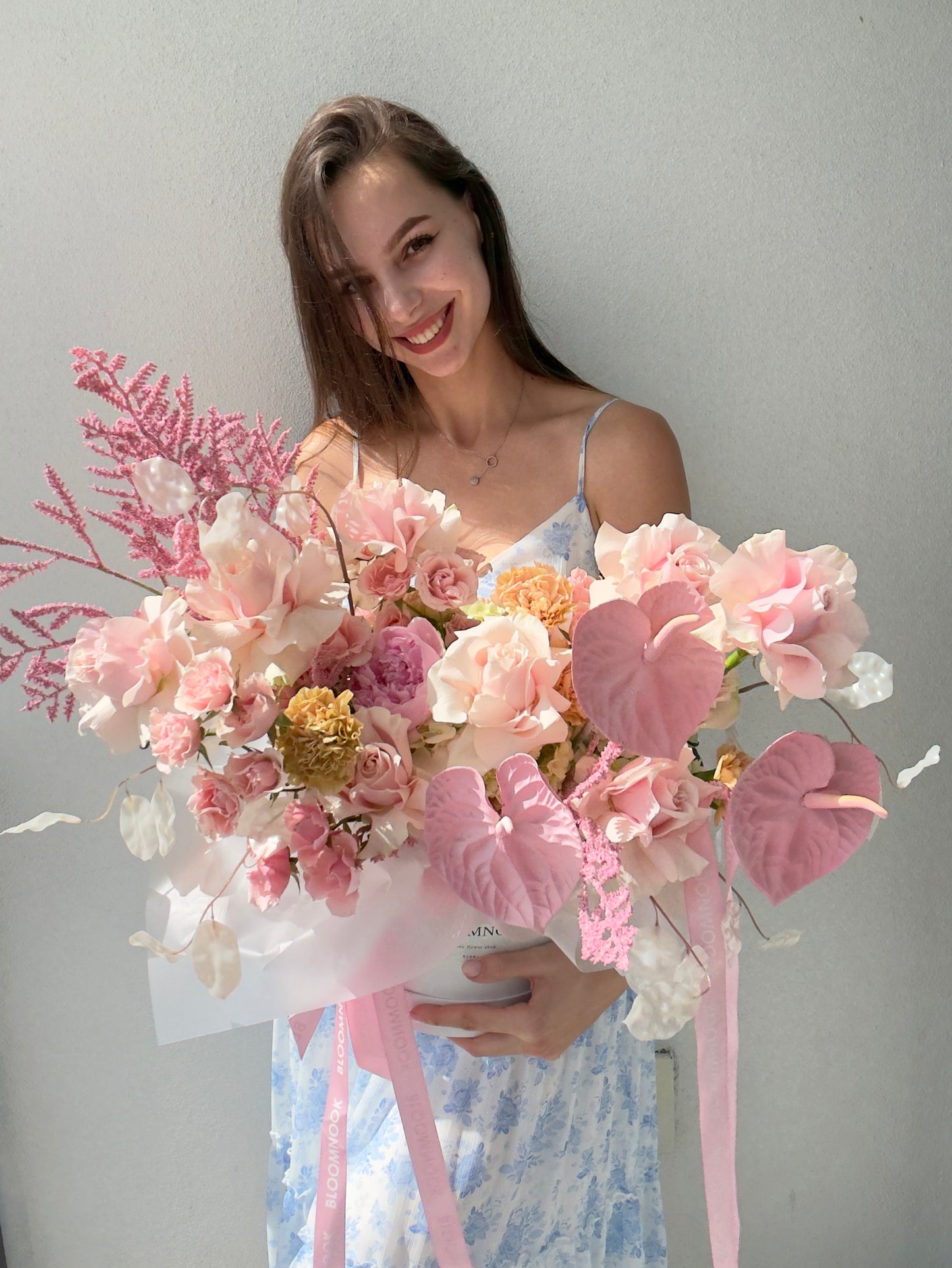 «Pink princess» roses, anthurium, carnation