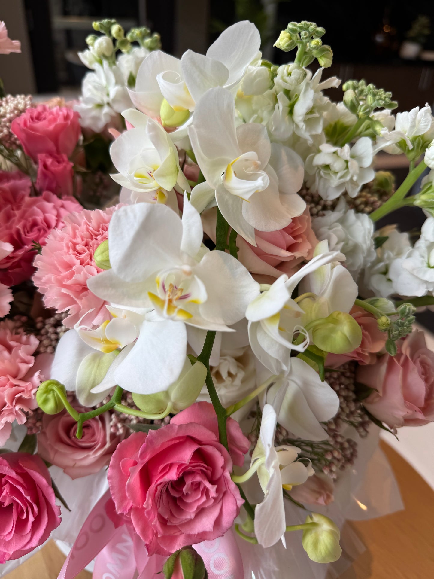 «Barbie» roses, orchids, carnation, lisuanthus