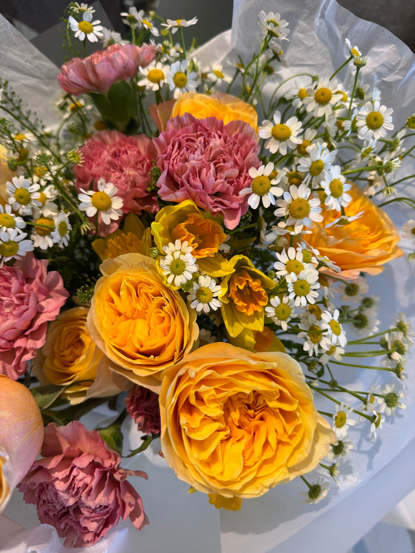 «Golden Meadow» garden roses, chamomile, carnation
