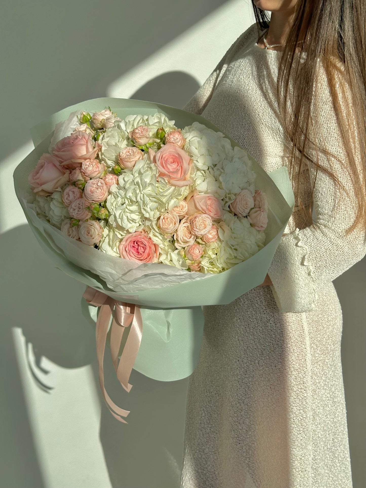 «Timeless Grace» roses, hydrangeas