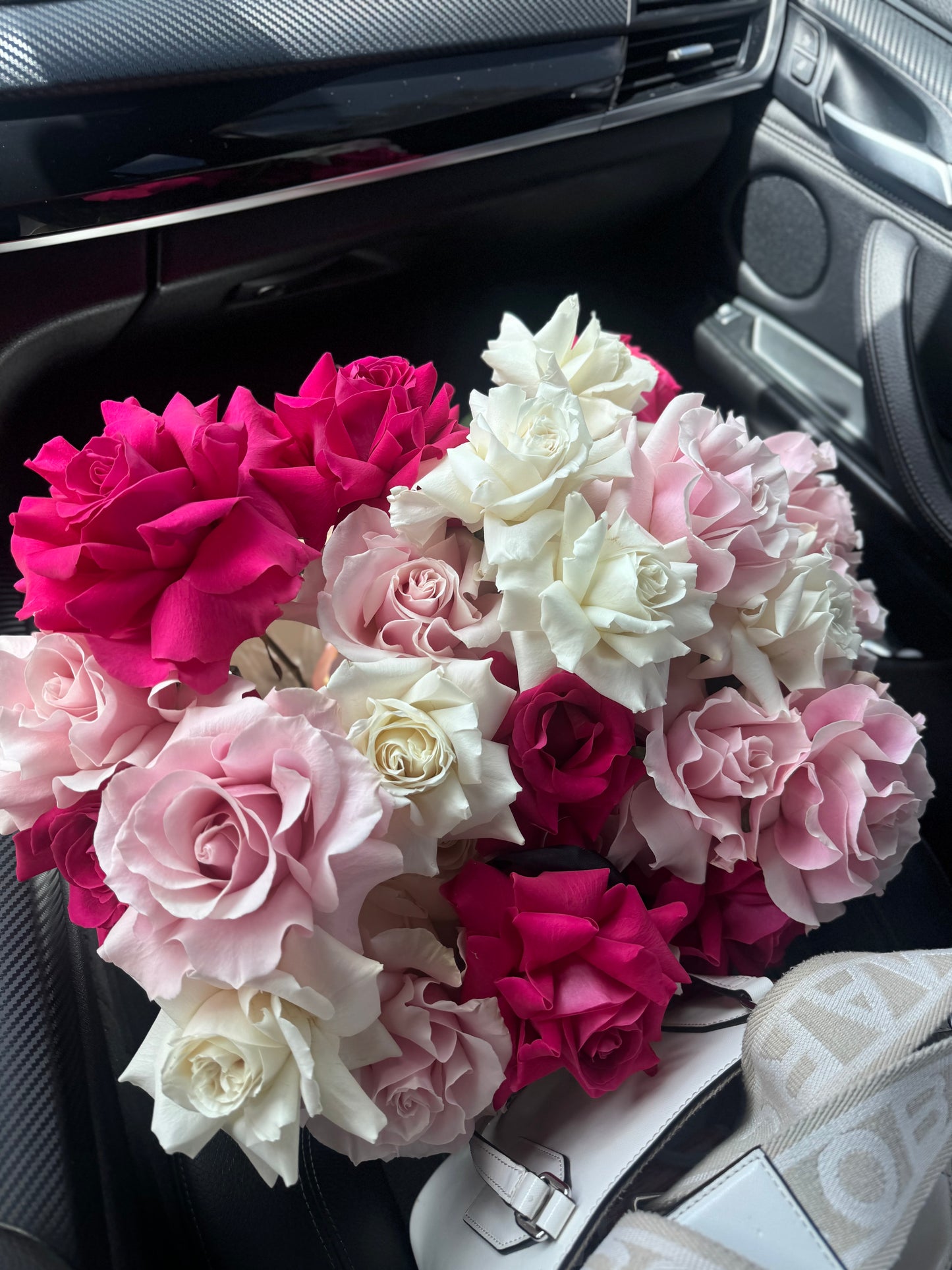 «Mix french roses» french pink, white roses