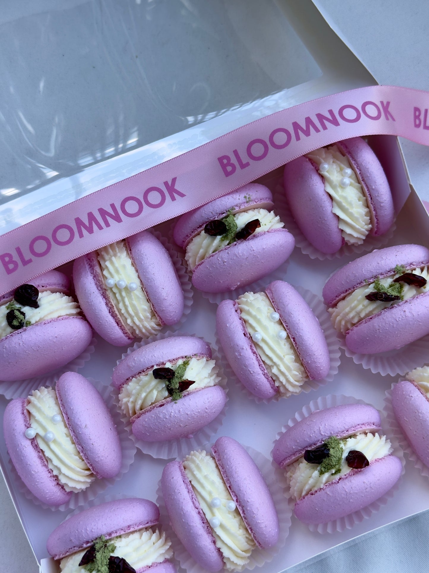 «Pink Delight» (Next day availability !!!) box of macaroons