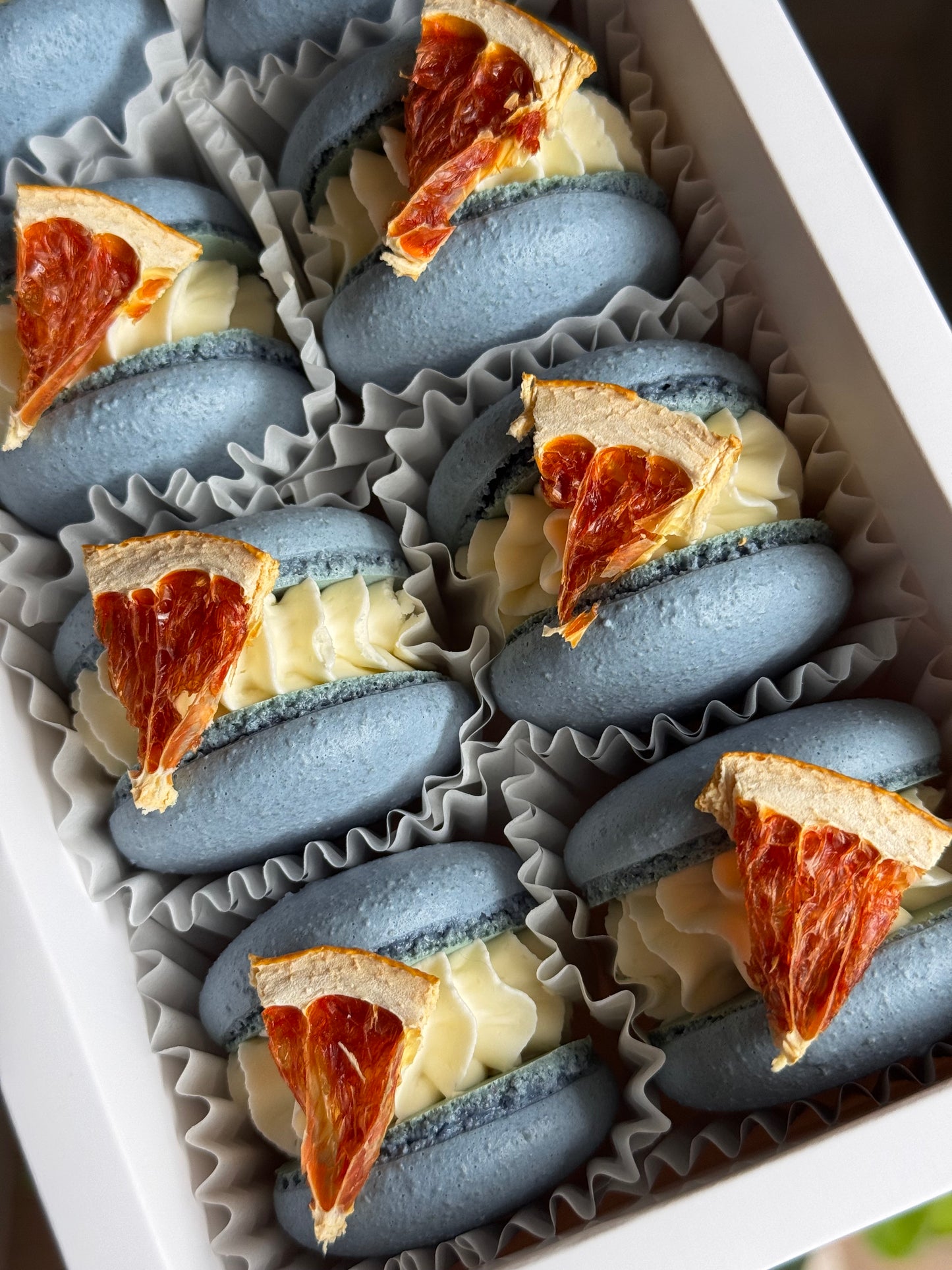 «Fresh blue» macaroons