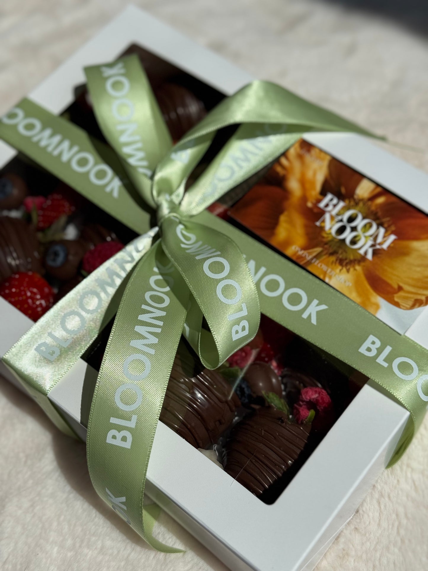 «BloomBerry» chocolate covered fruit