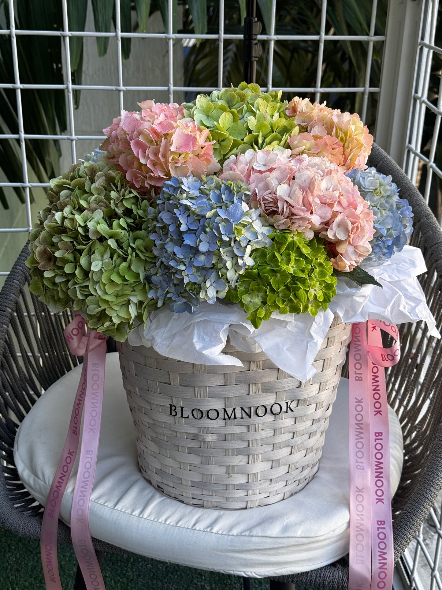 "Fluffy basket" with hydrangeas