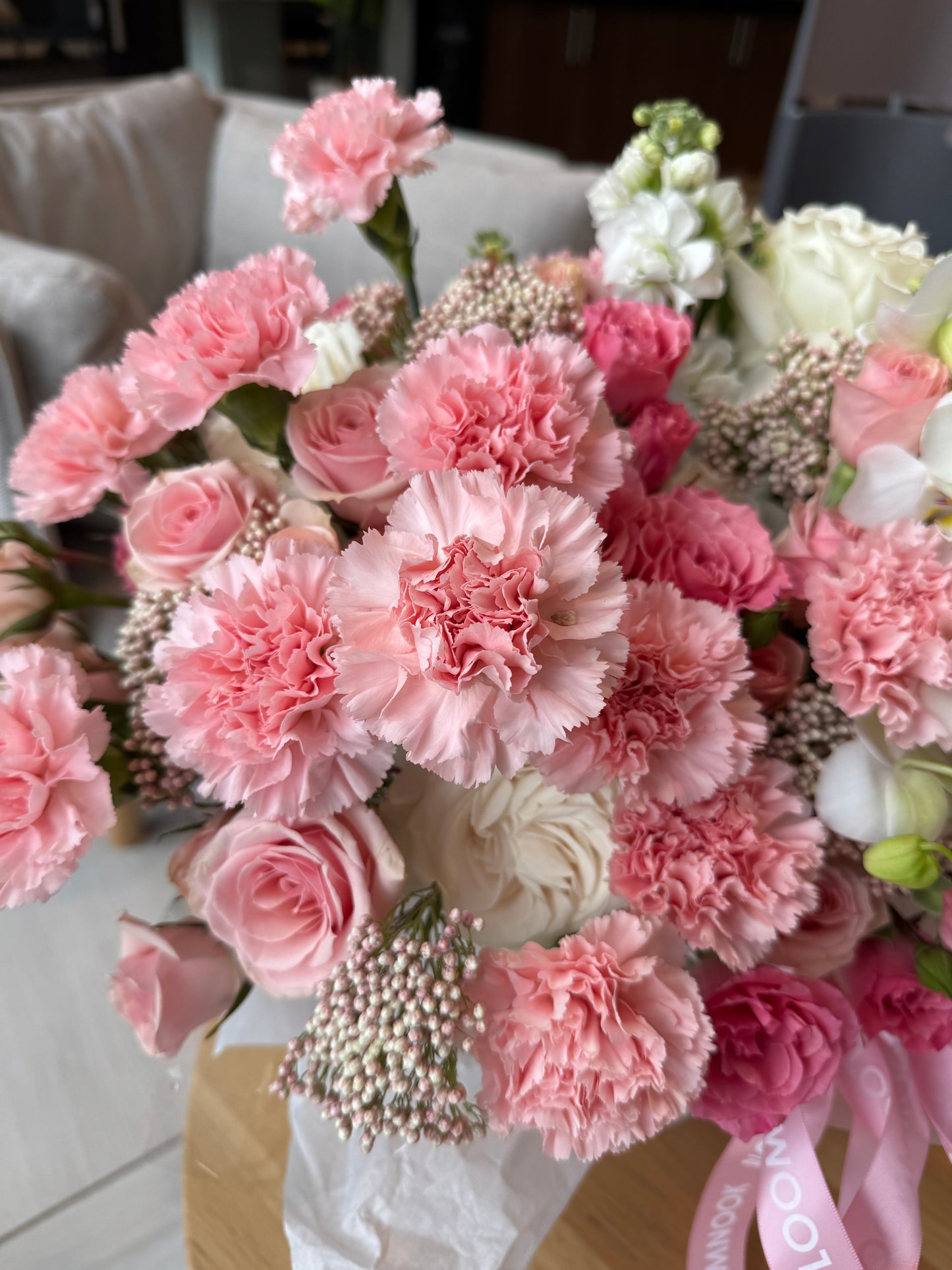 «Barbie» roses, orchids, carnation, lisuanthus
