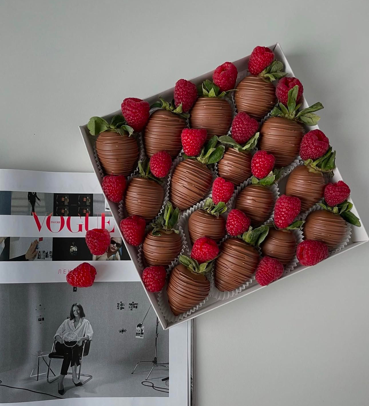 «Berry Bliss Box» strawberry in chocolate