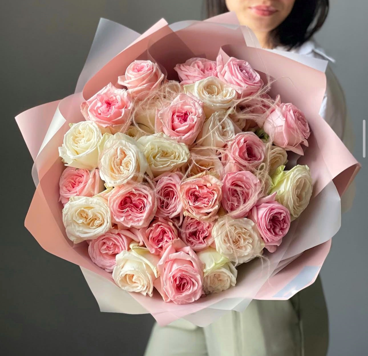 «Blushing roses» peony roses