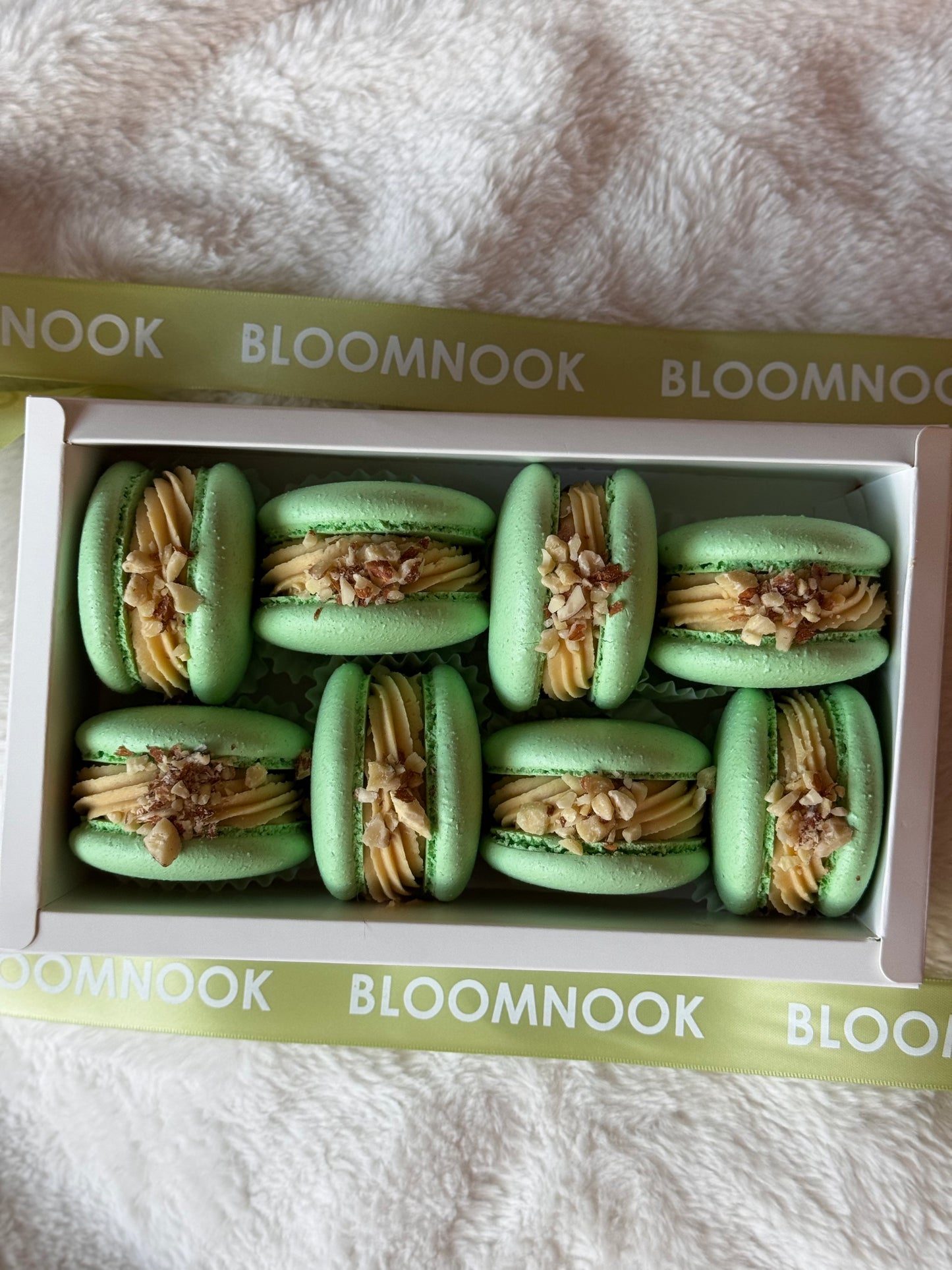 «Lotus Biscoff» box of macaroons (Next Day availability!)