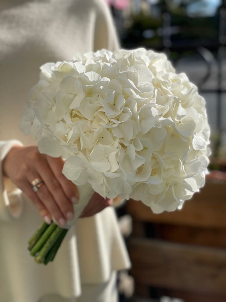 «Hydrangea Bliss» hydrangea wedding bouquet