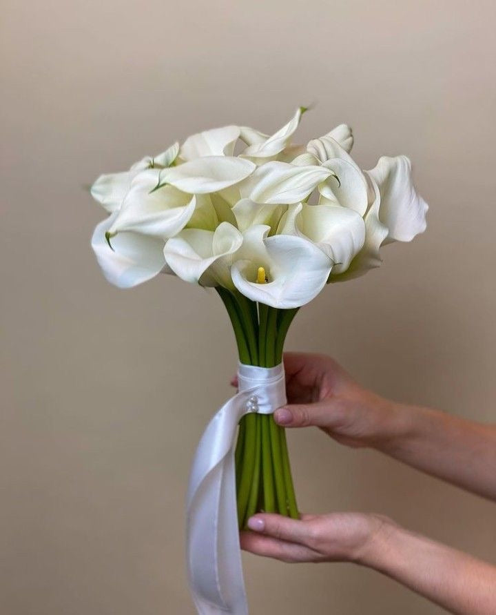 wedding lily flower bouquet «Graceful Elegance» wedding calla lilies