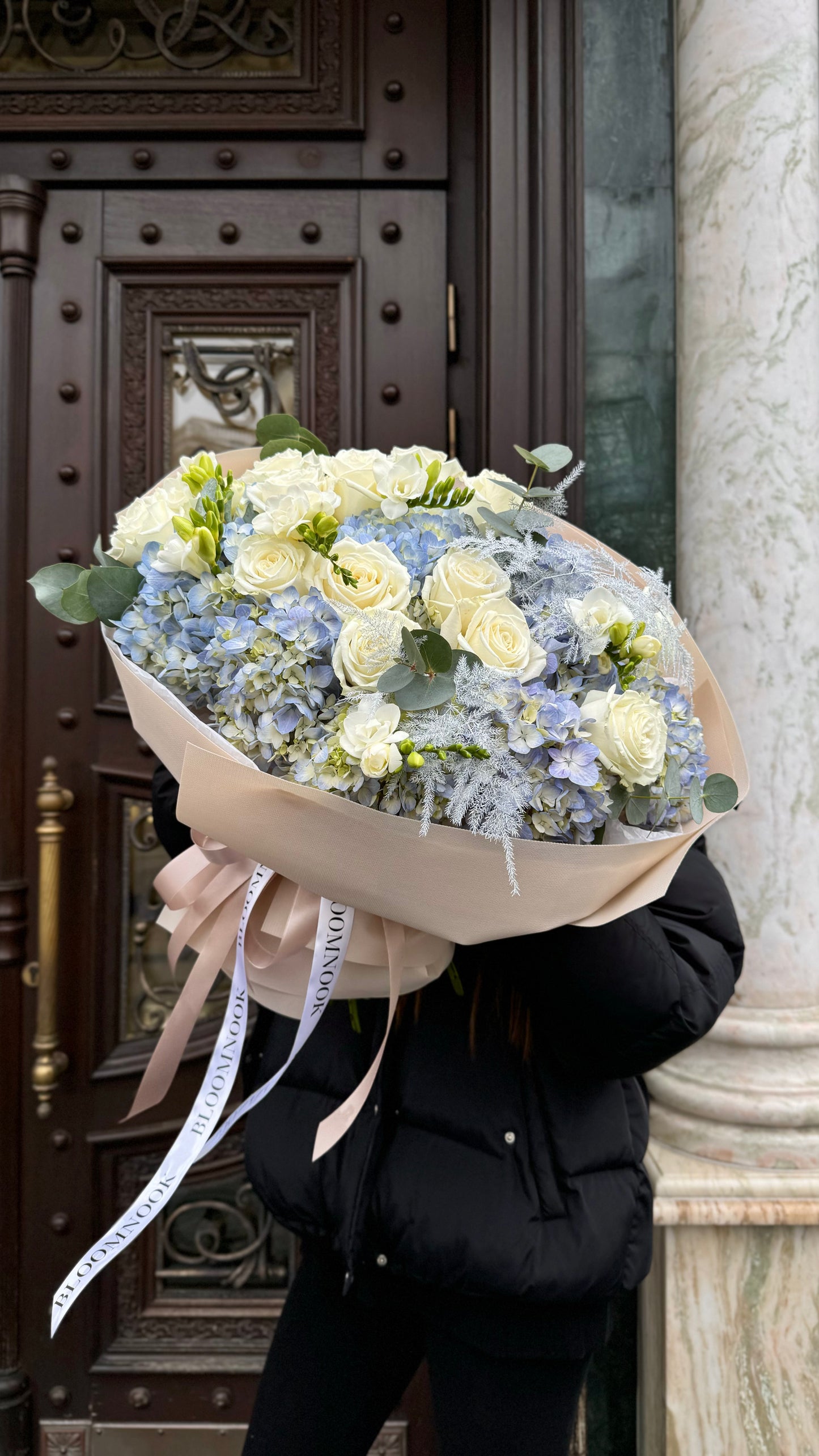 “Gentle Provence” hydrangeas, white roses, eucalyptus, freesia/stock