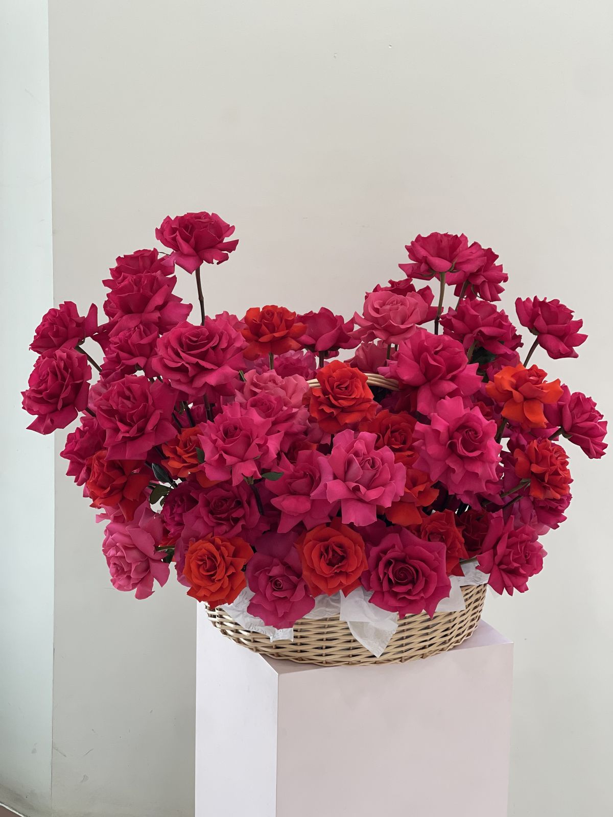 «Lux love» French roses basket