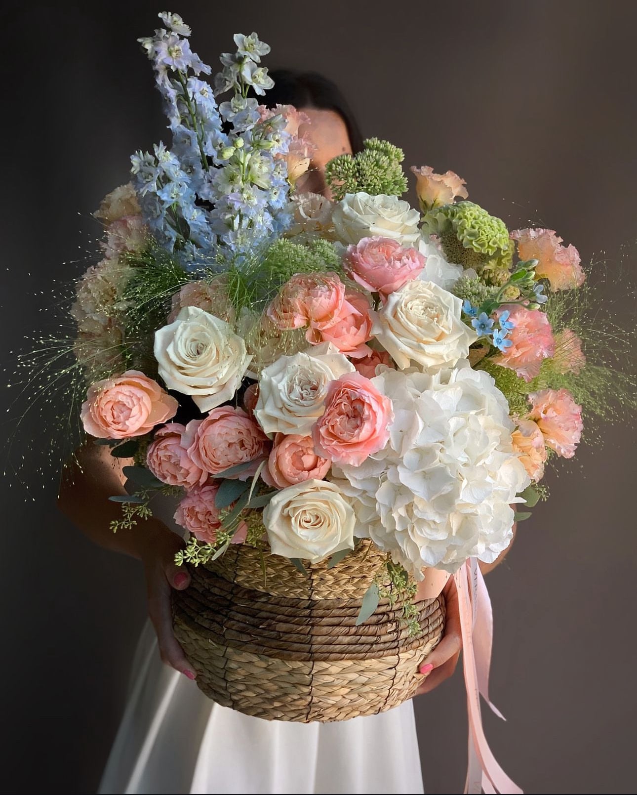 «Garden» hydrangea, roses, delphinium