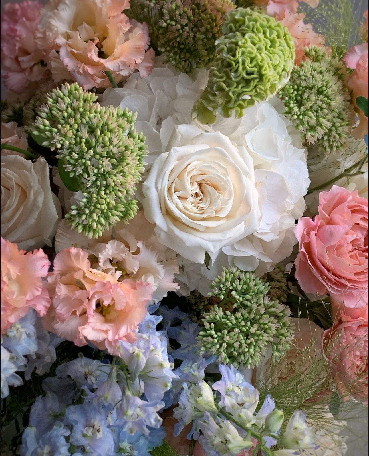 «Garden» hydrangea, roses, delphinium