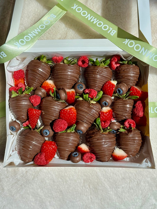 «BloomBerry» chocolate covered fruit