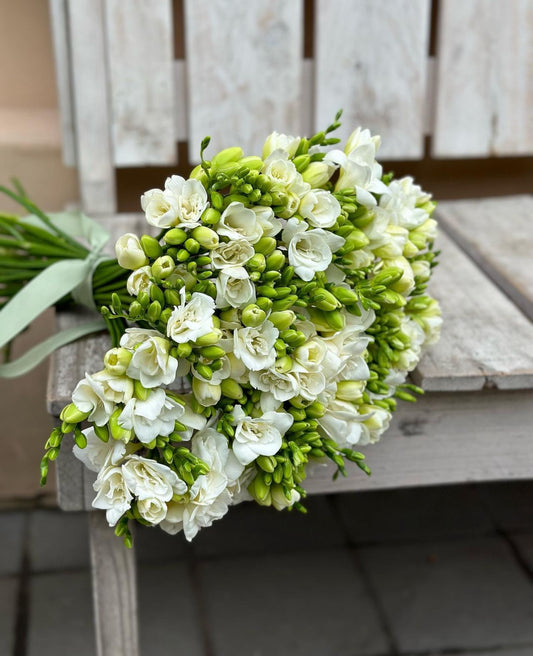 «Enchanted frezia» bouquet