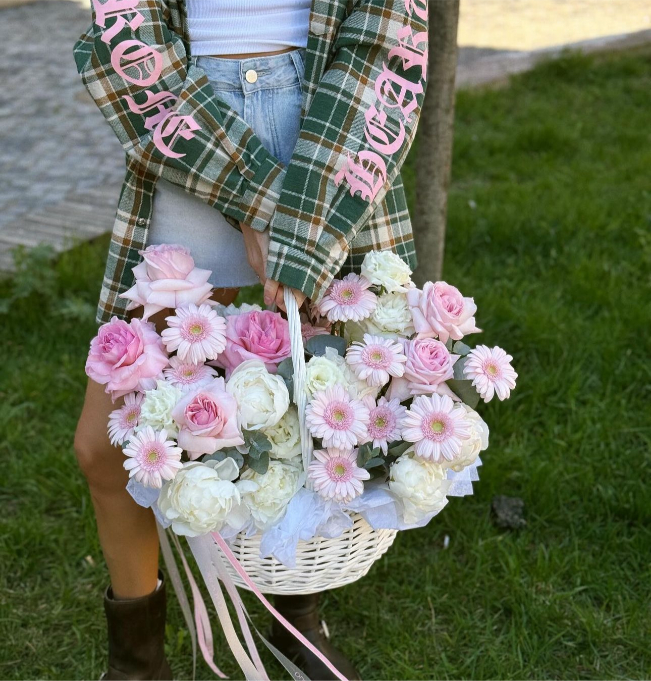 Flower basket «Pink lady» herbera, roses, peony, eustoma