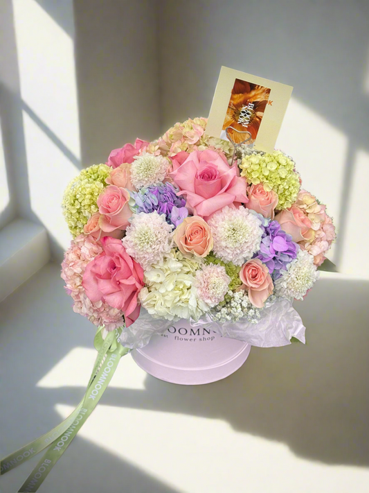 «Ice cream delight» hydrangeas, roses, baby’s breath