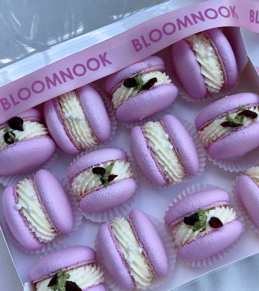 «Pink Delight» (Next day availability !!!) box of macaroons