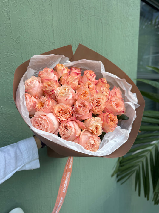 «Peach candy» peony roses