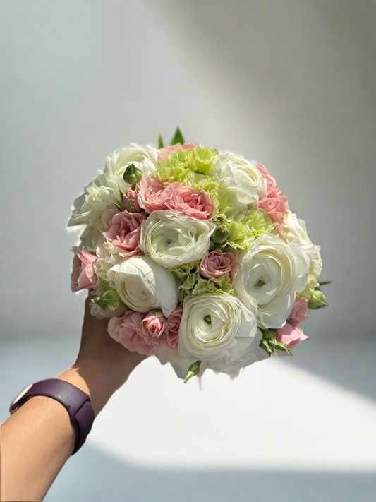 «Candy love» wedding bouquet, ranunculus, carnation, roses, lizianthus