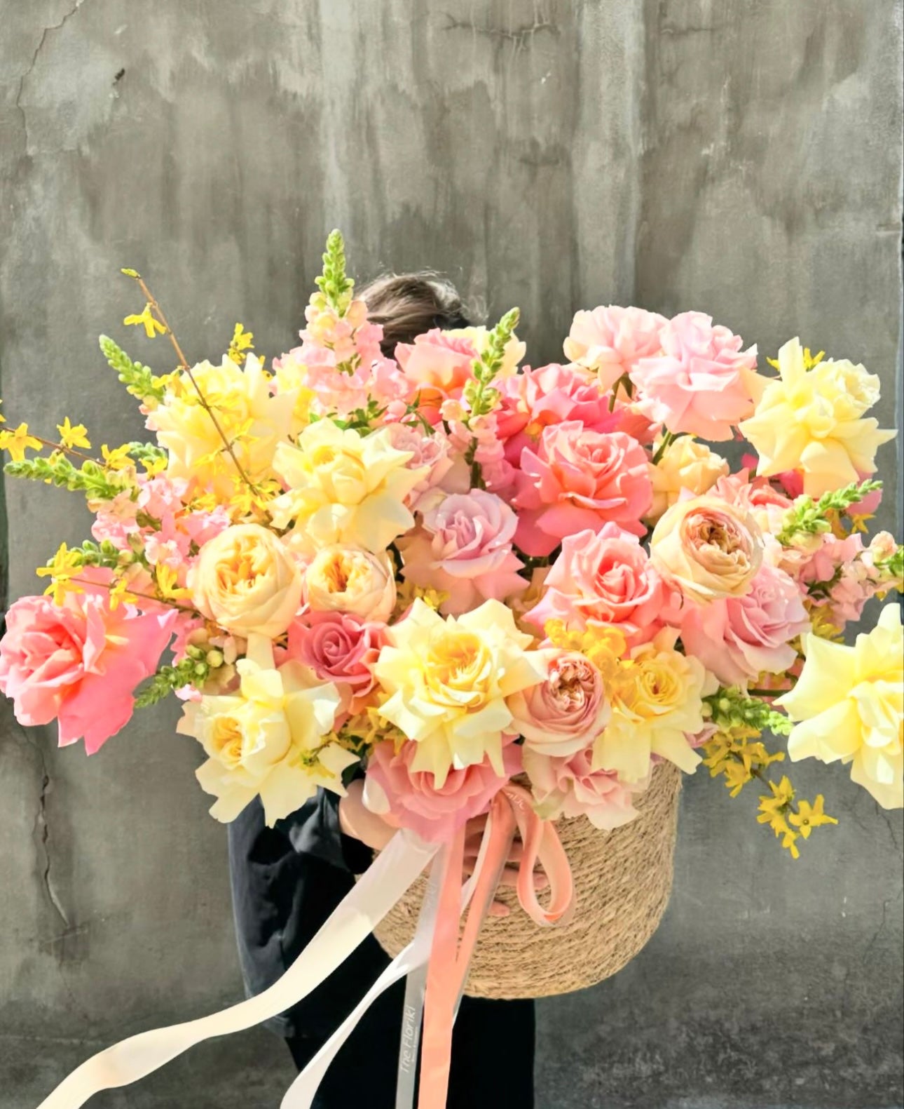 Basket «Paradise» garden roses