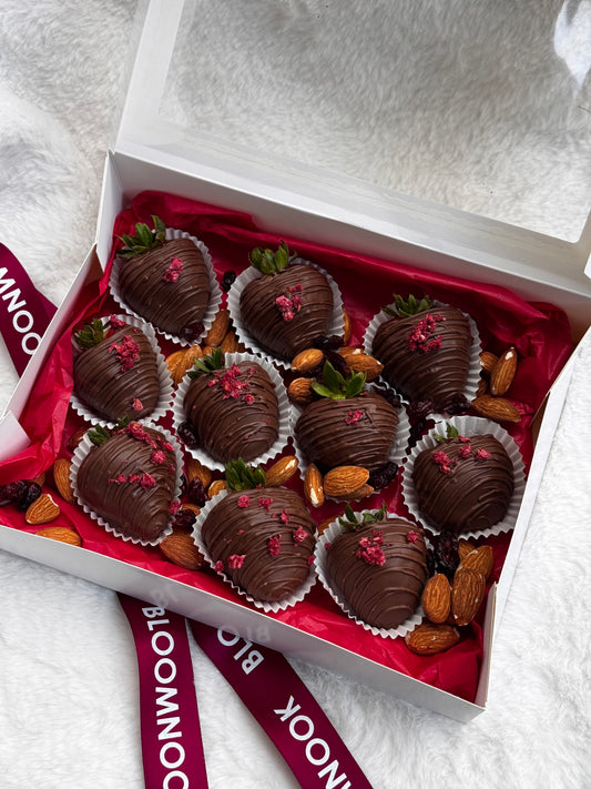 «Berry Bliss box» chocolate covered strawberry