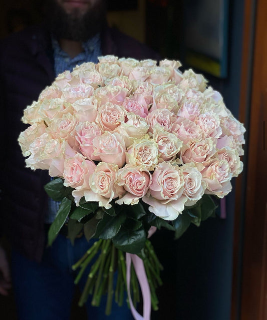 «Pink Mondial» pink peony roses