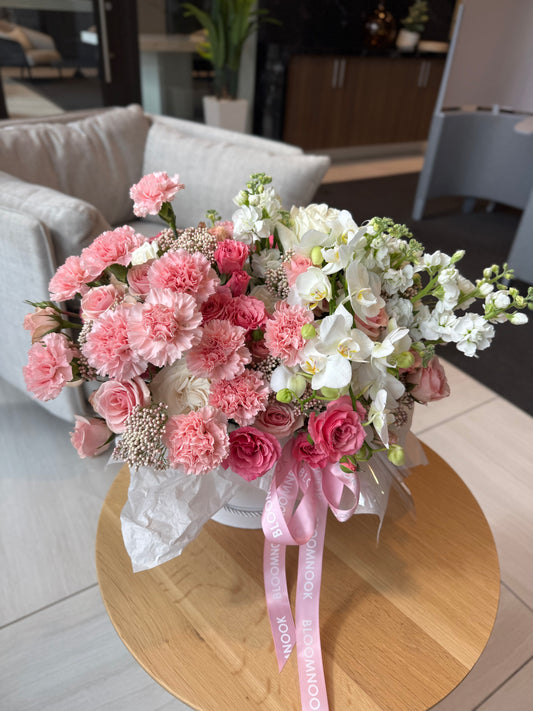 «Barbie» roses, orchids, carnation, lisuanthus