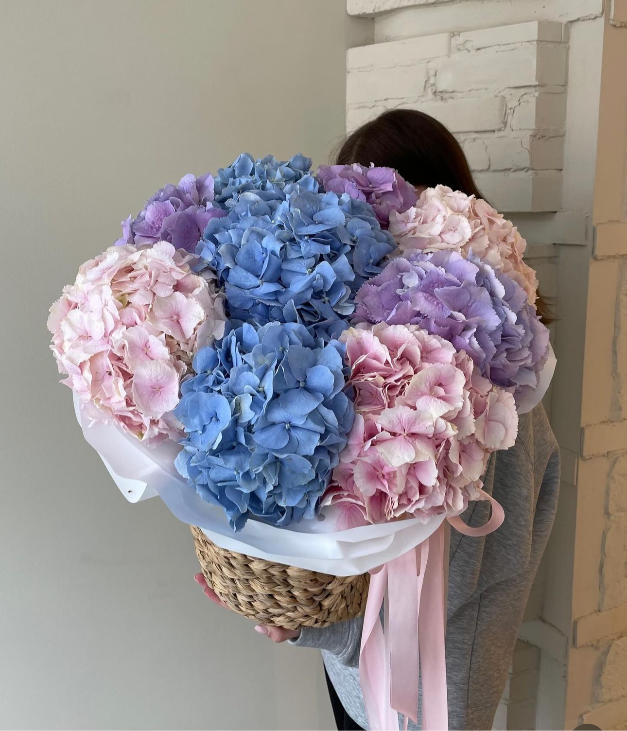 Fluffy basket with hydrangeas