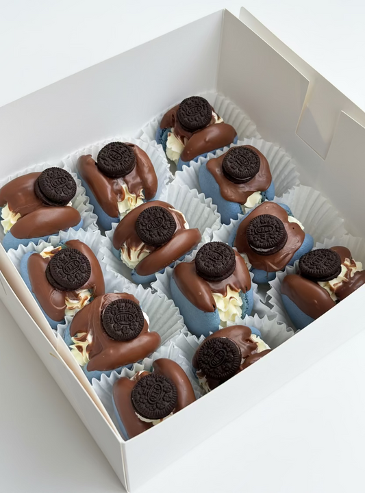 «Oreo» box of macaroons (Next day availability!)