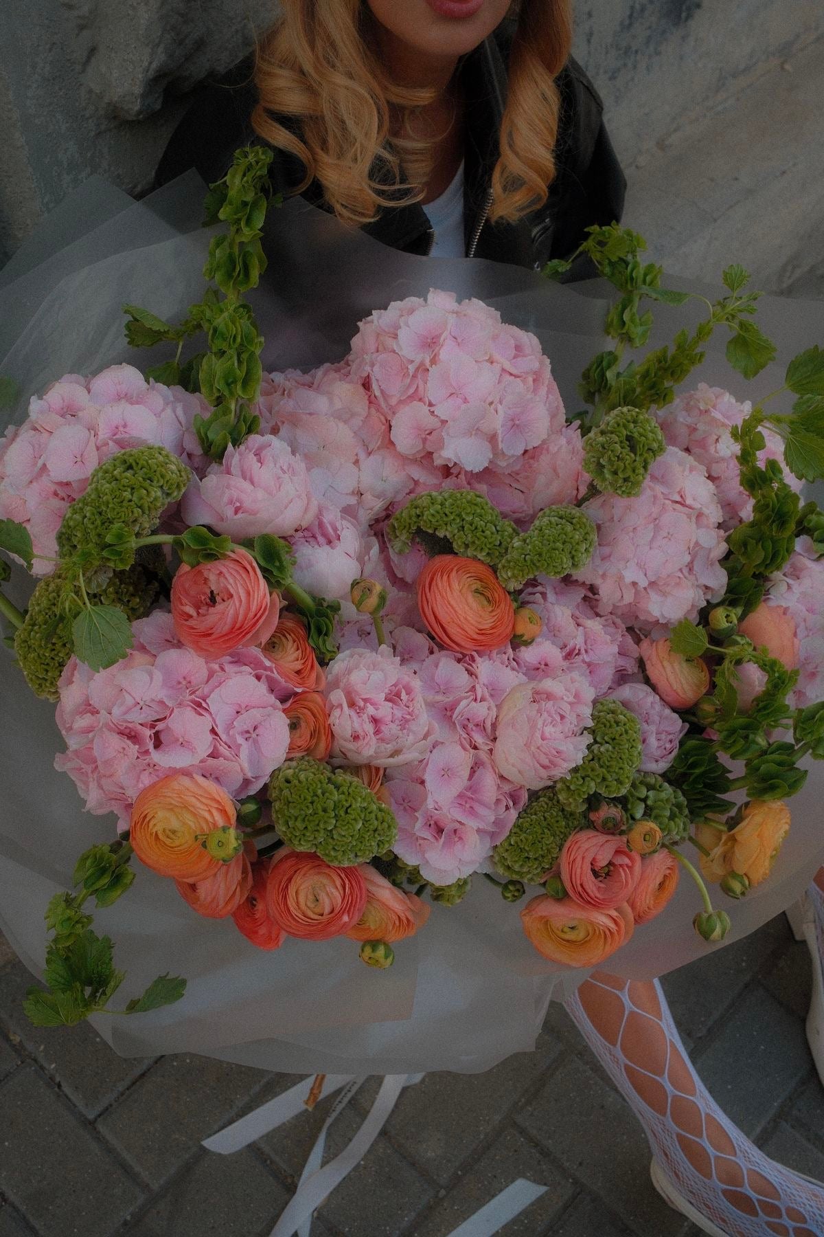 «Orange juice» hydrangeas, ranunculus, bells, carnation